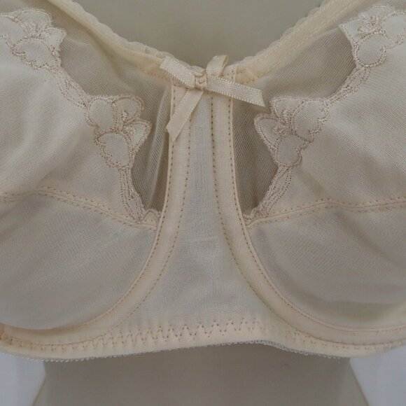Bali 40C 0180 Full Coverage Ivory Embroidered Flowers Underwire Bra No Padding - Picture 3 of 13